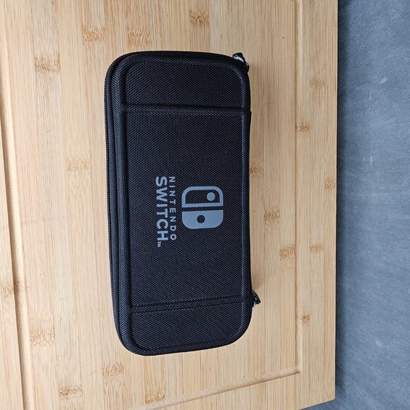 Official Nintendo Switch Carrying Case OLED 2021 with hello neighbor game - Picture 4 of 6